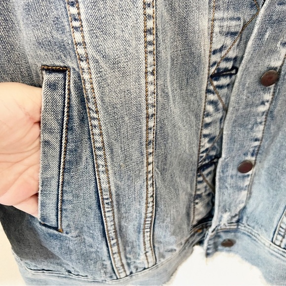 Free People Distressed Long Denim Jean Jacket Size Medium M - Picture 7 of 8